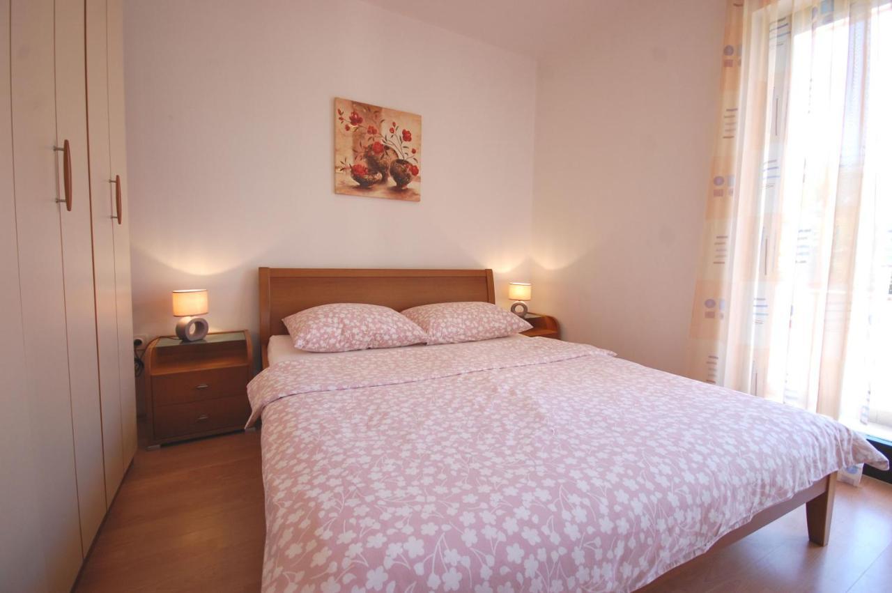 Apartments Andrea By El-Pi Tours Njivice Ngoại thất bức ảnh