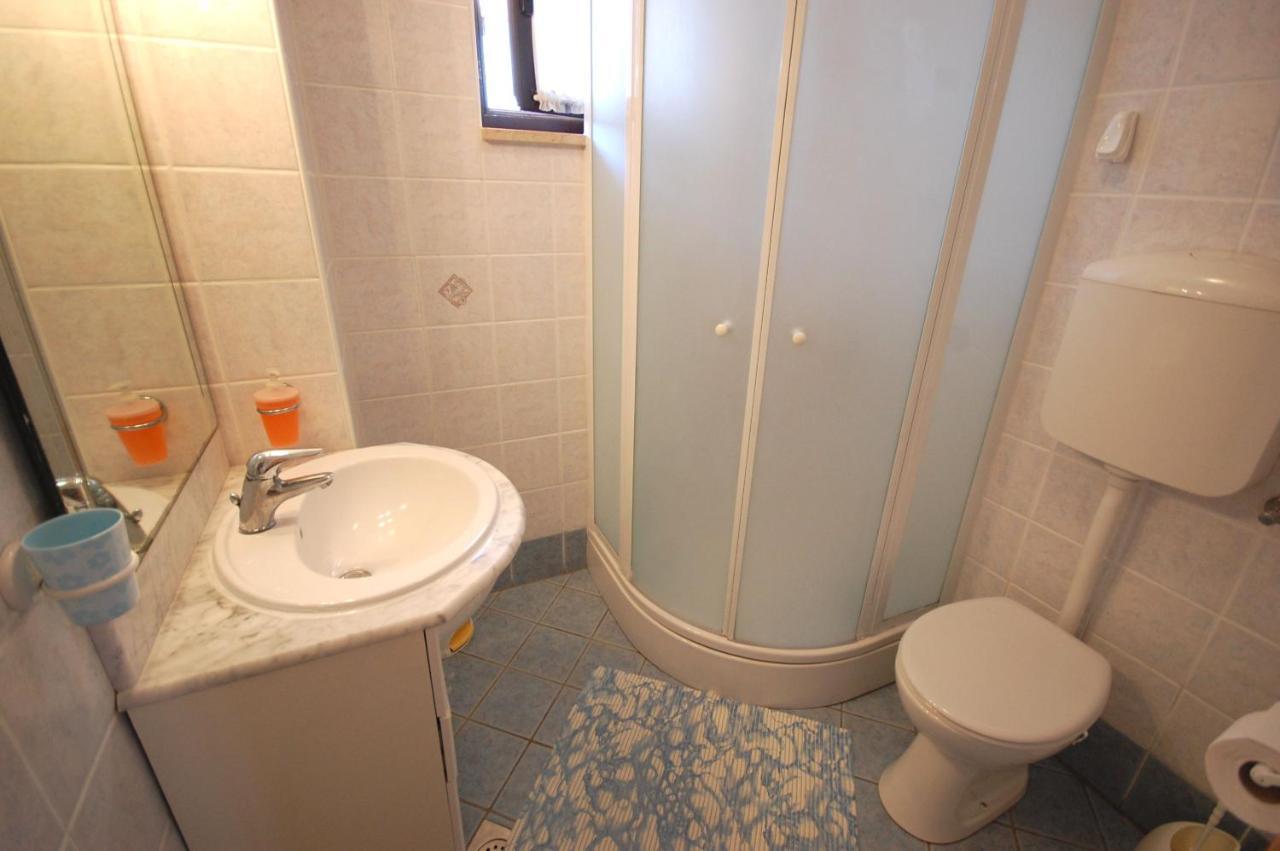 Apartments Andrea By El-Pi Tours Njivice Ngoại thất bức ảnh
