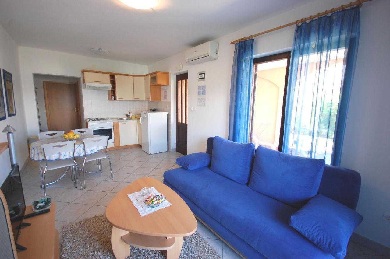 Apartments Andrea By El-Pi Tours Njivice Ngoại thất bức ảnh
