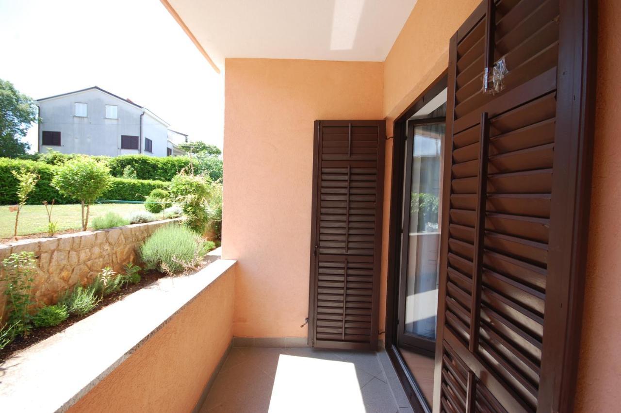 Apartments Andrea By El-Pi Tours Njivice Ngoại thất bức ảnh