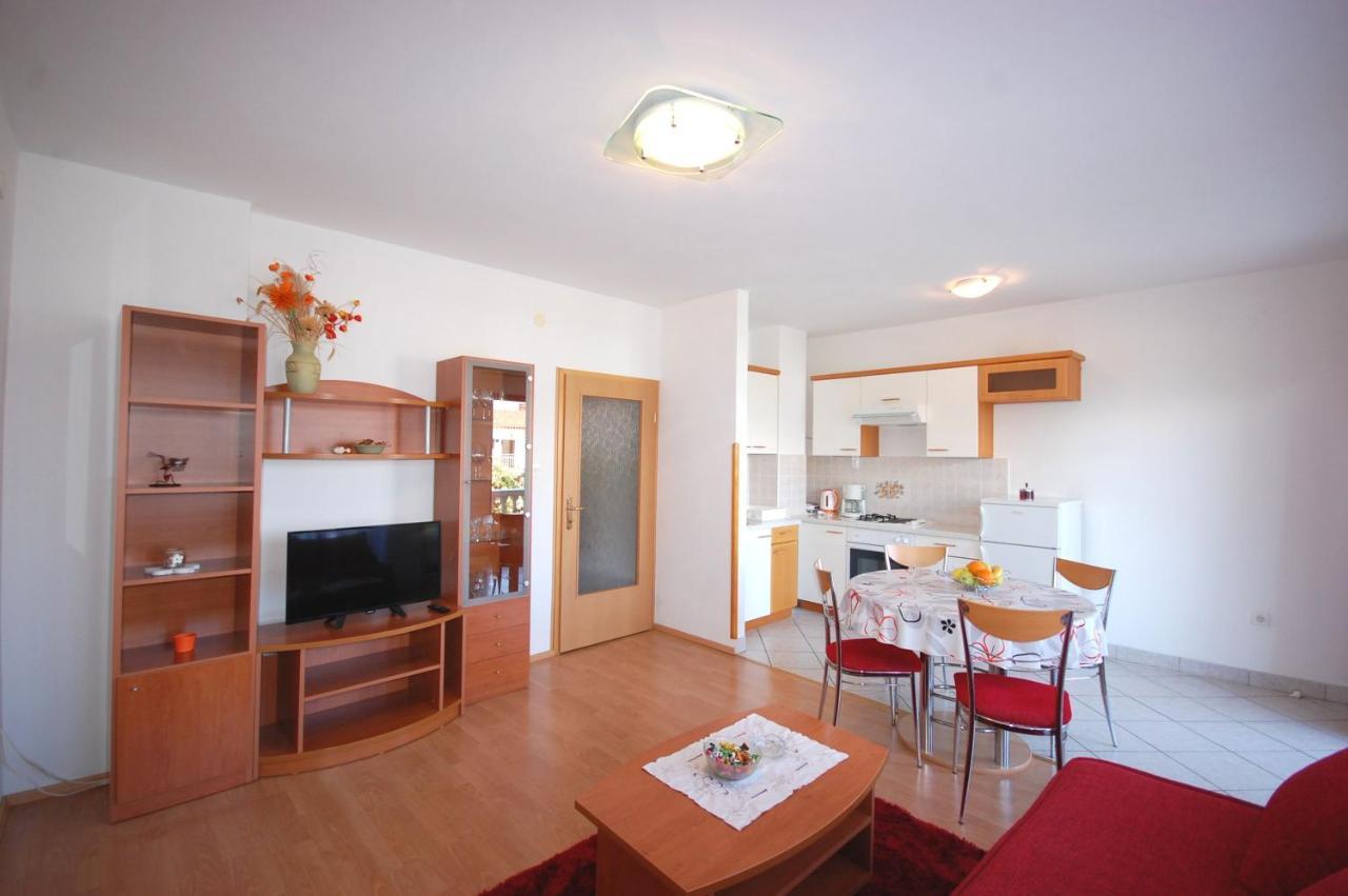 Apartments Andrea By El-Pi Tours Njivice Ngoại thất bức ảnh