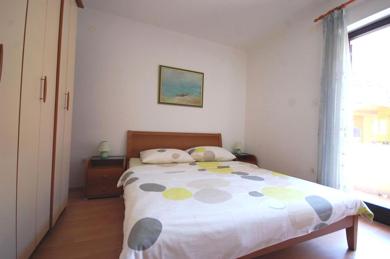 Apartments Andrea By El-Pi Tours Njivice Ngoại thất bức ảnh